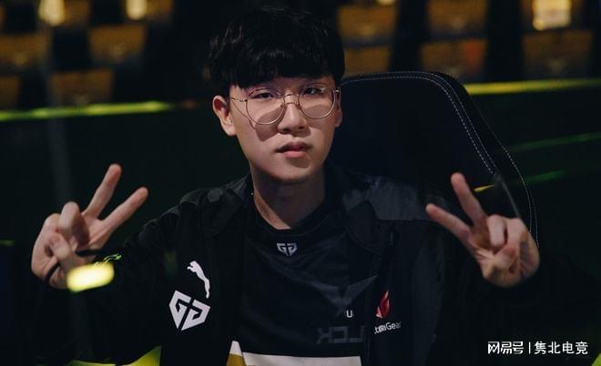 球课程的推 球课程的推