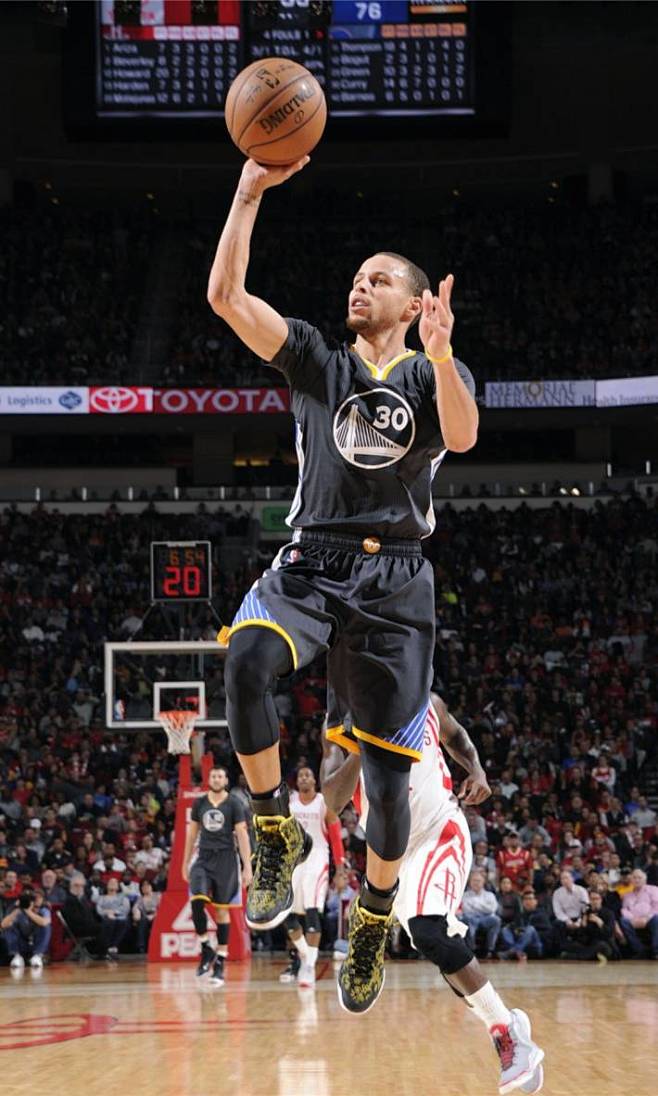 易建联在比 易建联在比