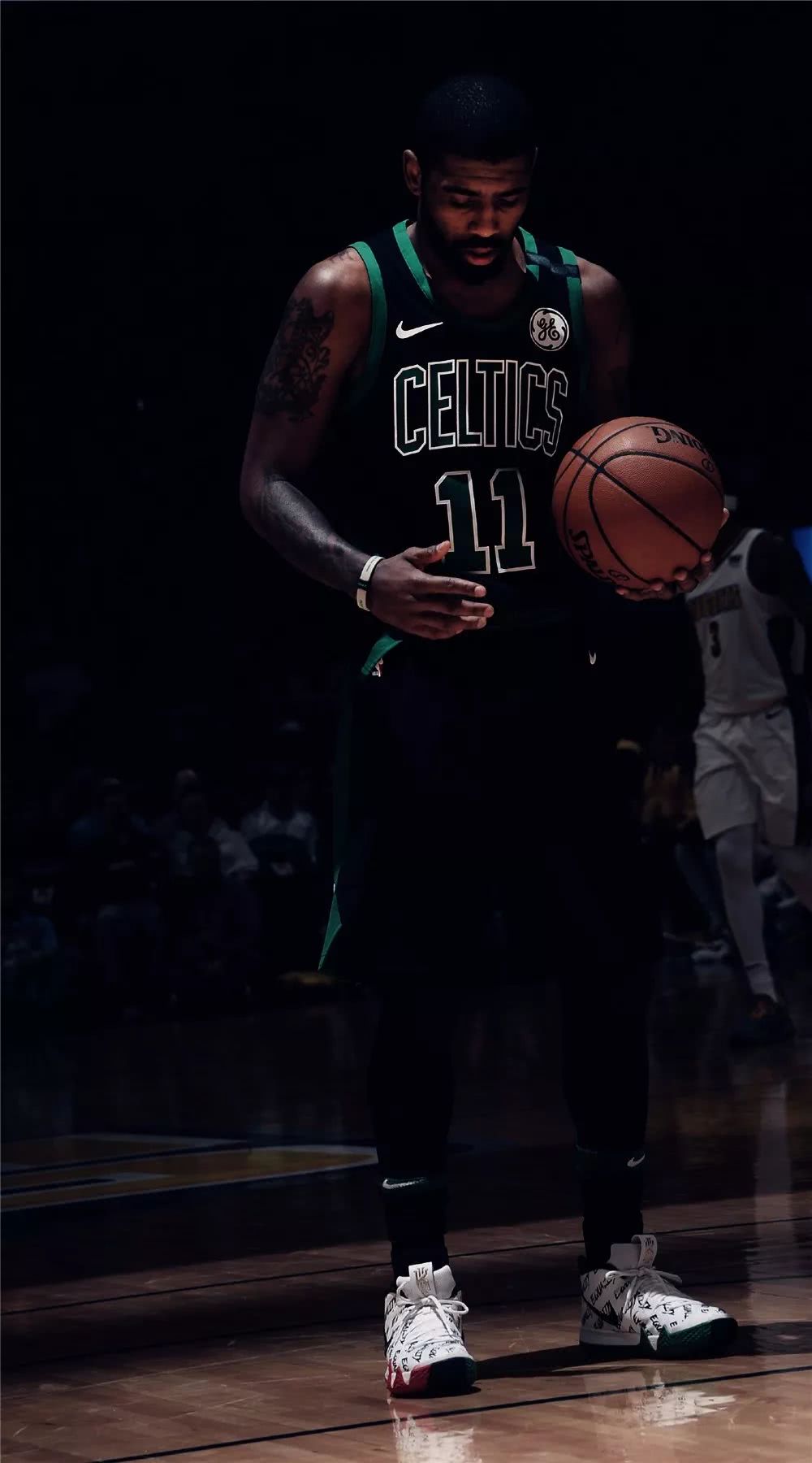 恰恰凸显了 恰恰凸显了